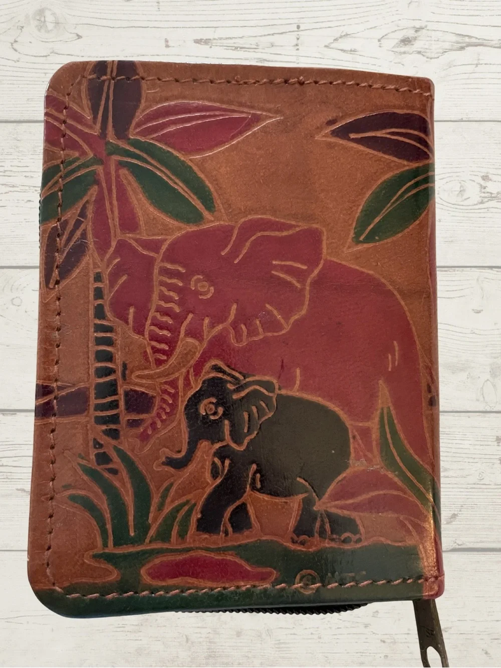 Vintage EMILY ANN Women's Leather Elephant Zip Bifold Wallet Hand Carved Art NEW